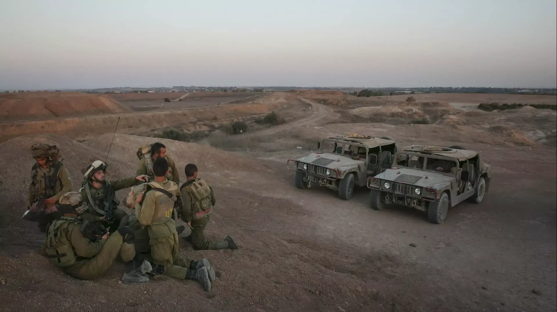 כוחות צה"ל בגבול רצועת עזה. 20 באוגוסט 2014 כוחות צה"ל בגבול רצועת עזה. 20 באוגוסט 2014