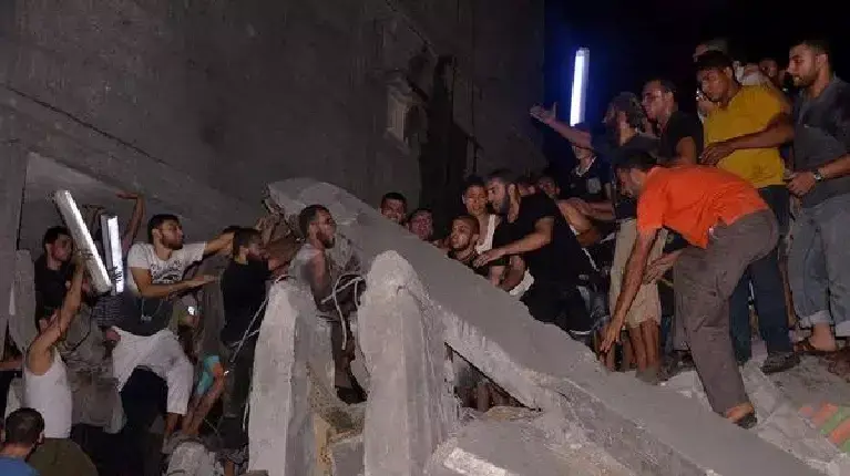 הבית שהופצץ בעת חיסול בכירי בחמאס, אבו שימאלה וראאד עטאר, בשכונת תל אל-סולטאן ברפיח, אוגוסט 2014 הבית שהופצץ בעת חיסול בכירי בחמאס, אבו שימאלה וראאד עטאר, בשכונת תל אל-סולטאן ברפיח, אוגוסט 2014