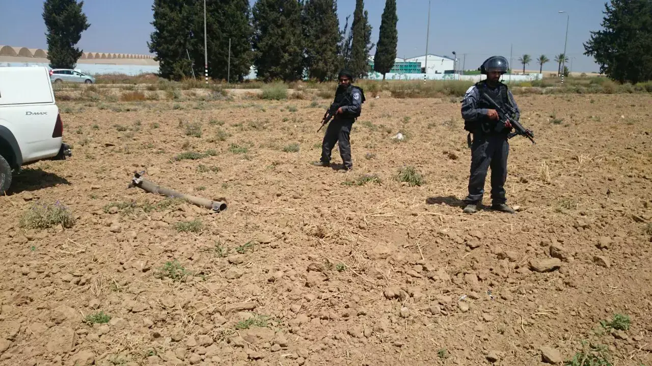 שרידי רקטה שהתפוצצה בשטח פתוח במועצה האזורית אשכול שרידי רקטה שהתפוצצה בשטח פתוח במועצה האזורית אשכול