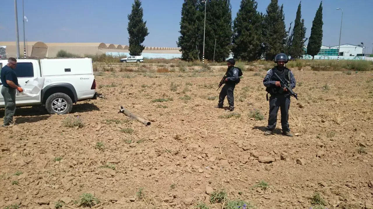 שרידי רקטה שהתפוצצה בשטח פתוח במועצה האזורית אשכול שרידי רקטה שהתפוצצה בשטח פתוח במועצה האזורית אשכול