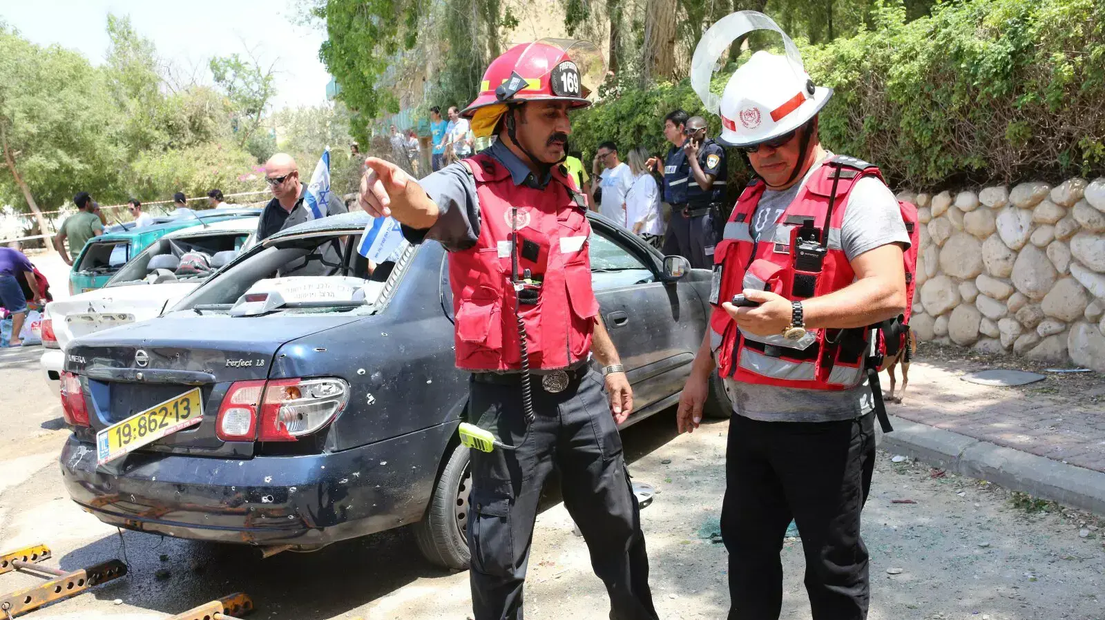 רקטה התפוצצה בחניה בבאר שבע וגרמה לנזק ופצוע רקטה התפוצצה בחניה בבאר שבע וגרמה לנזק ופצוע