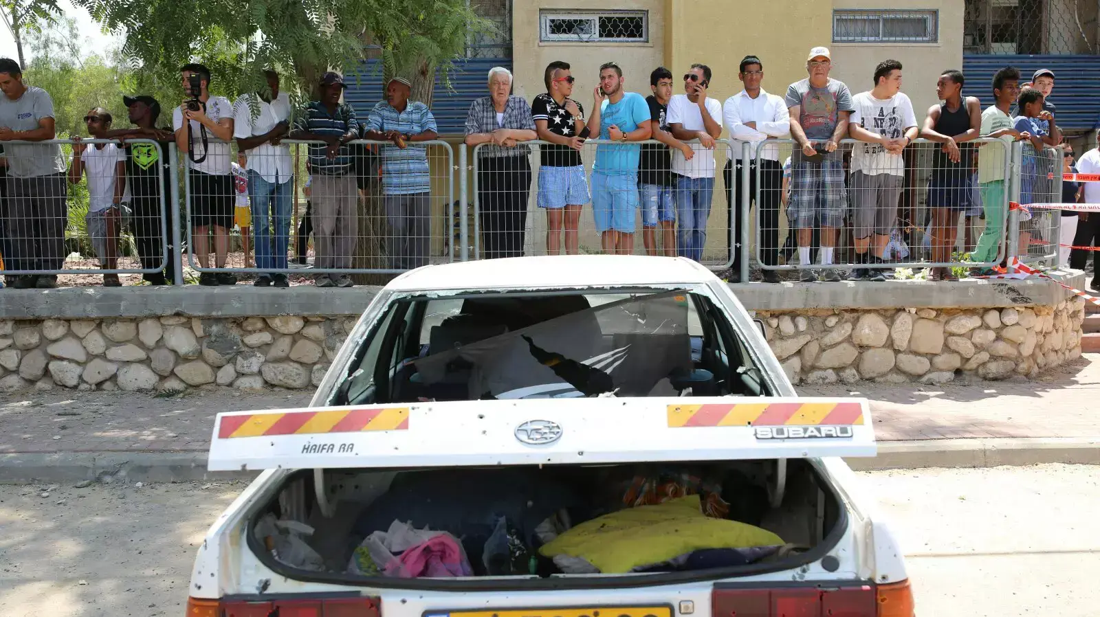 רקטה התפוצצה בחניה בבאר שבע וגרמה לנזק ופצוע רקטה התפוצצה בחניה בבאר שבע וגרמה לנזק ופצוע