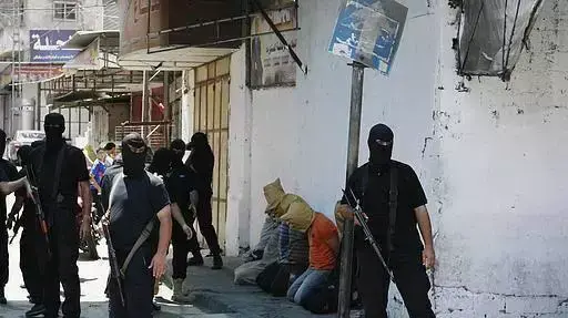 18 משתפי פעולה פלסטינים הוצאו להורג בעזה 18 משתפי פעולה פלסטינים הוצאו להורג בעזה