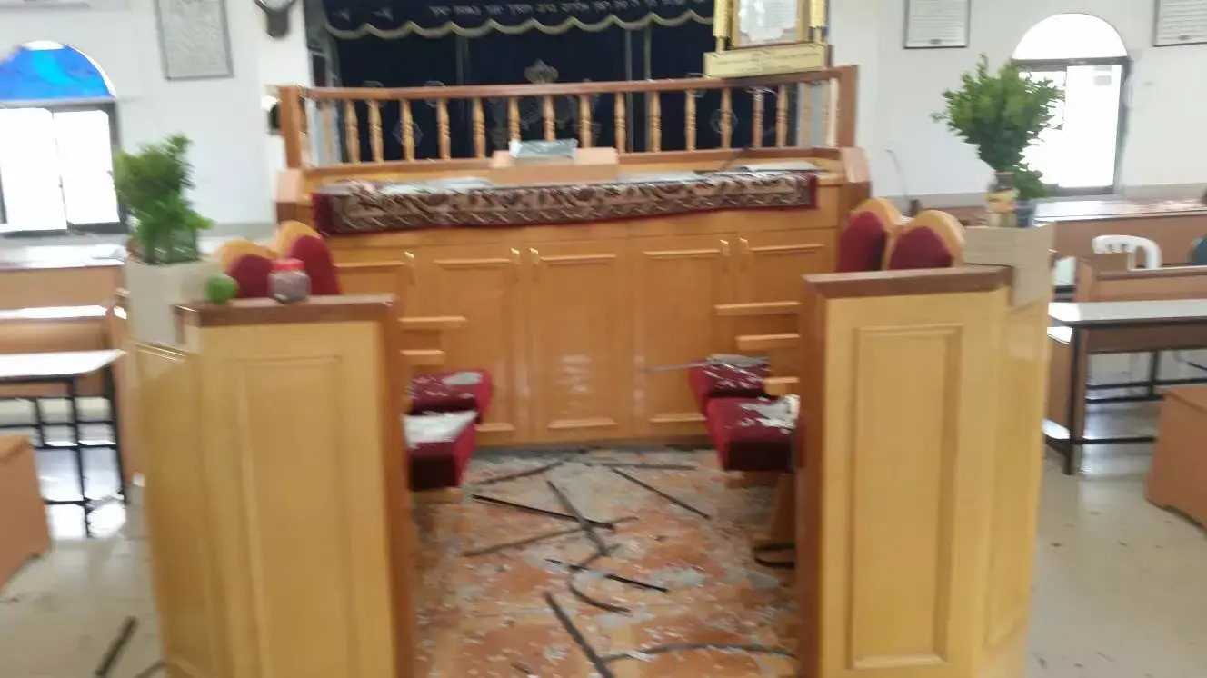 פגיעה ישירה בבית כנסת באשדוד פגיעה ישירה בבית כנסת באשדוד