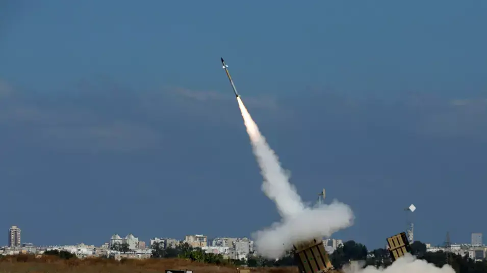 טיל יירוט נורה ממערכת כיפת ברזל באזור אשדוד במבצע "צוק איתן", יולי 2014