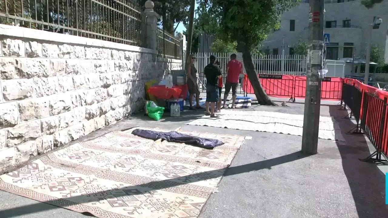 מאהל מחאה של תושבי הדרום מול בית ראש הממשלה בירושלים, אוגוסט 2014 מאהל מחאה של תושבי הדרום מול בית ראש הממשלה בירושלים, אוגוסט 2014