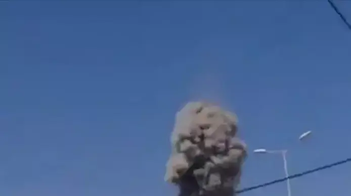 תיעוד: פצצה של חיל האוויר פוגעת בבית בעזה