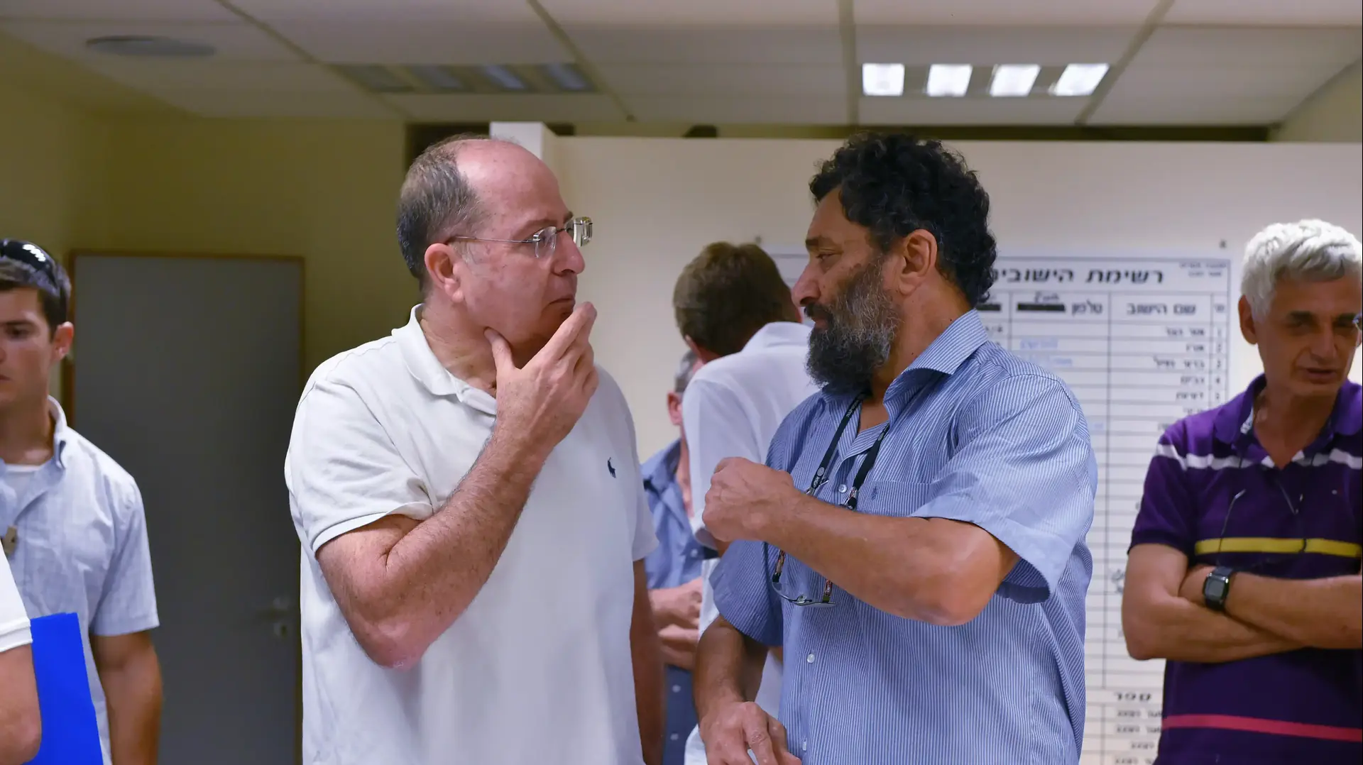 שר הביטחון משה יעלון ביקר ביישובי עוטף עזה ונפגש עם ראשי הרשויות, בהם יאיר פרג'ון שר הביטחון משה יעלון ביקר ביישובי עוטף עזה ונפגש עם ראשי הרשויות, בהם יאיר פרג'ון
