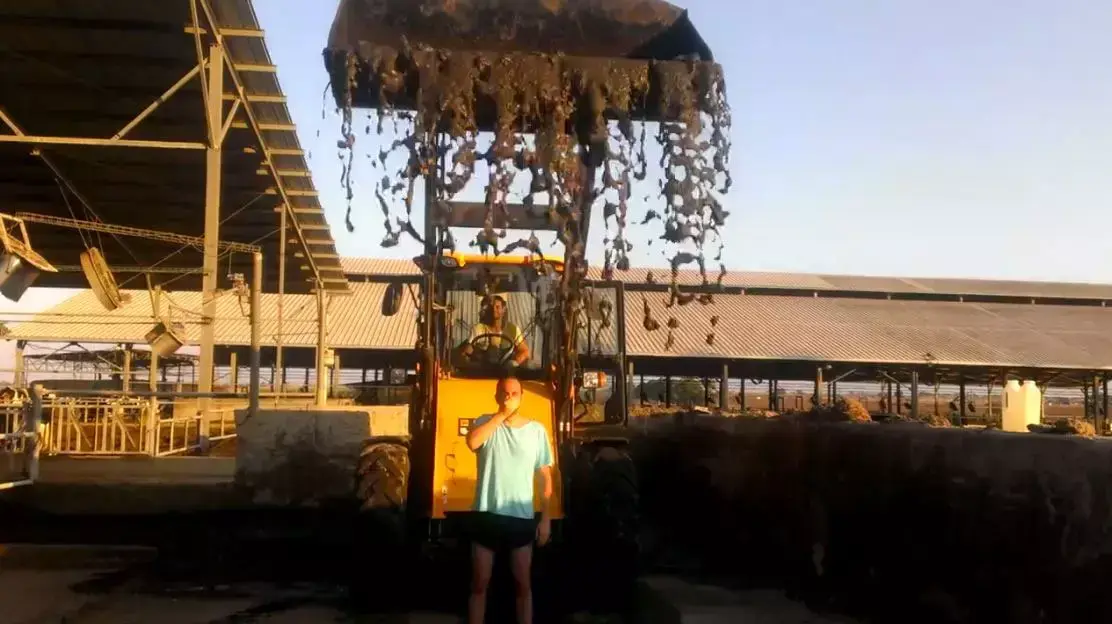 אתגר הזבל בעוטף עזה. אוגוסט 2014 אתגר הזבל בעוטף עזה. אוגוסט 2014