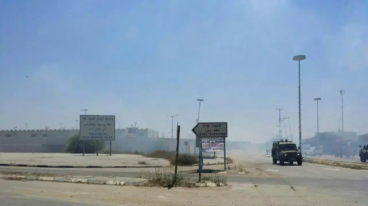 פצמ"רים נורו לעבר מחסום ארז. אוגוסט 2014 פצמ"רים נורו לעבר מחסום ארז. אוגוסט 2014