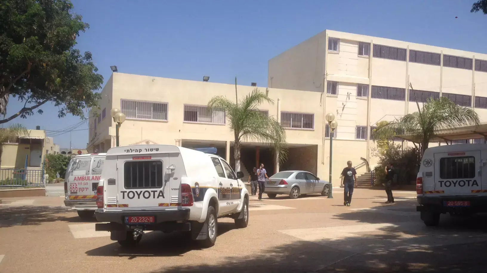 מנהל בית הספר עמל בטייבה נורה למוות בחדרו. אוגוסט 2014 מנהל בית הספר עמל בטייבה נורה למוות בחדרו. אוגוסט 2014