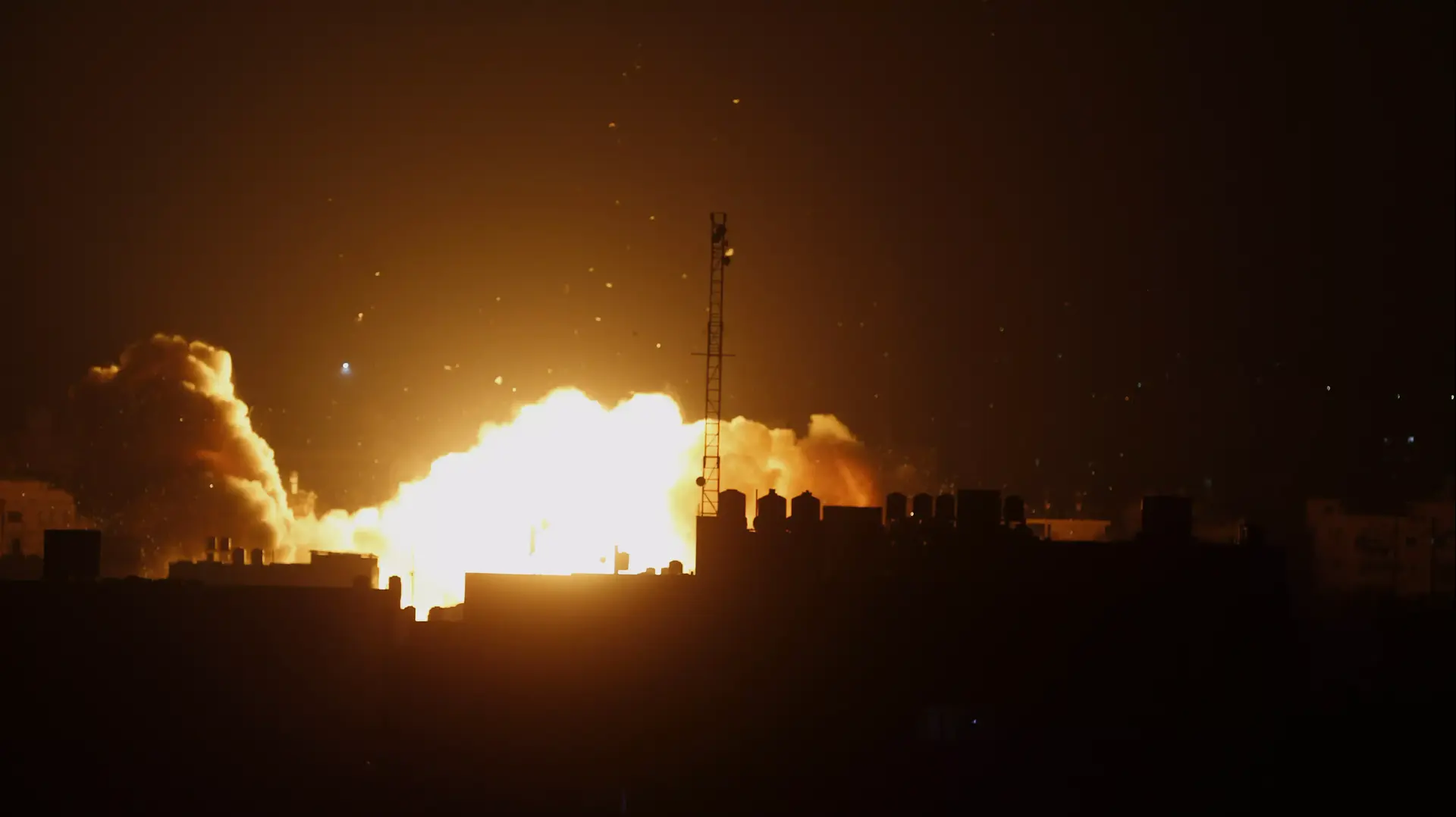 הפצצה של חיל האוויר ברצועת עזה הפצצה של חיל האוויר ברצועת עזה