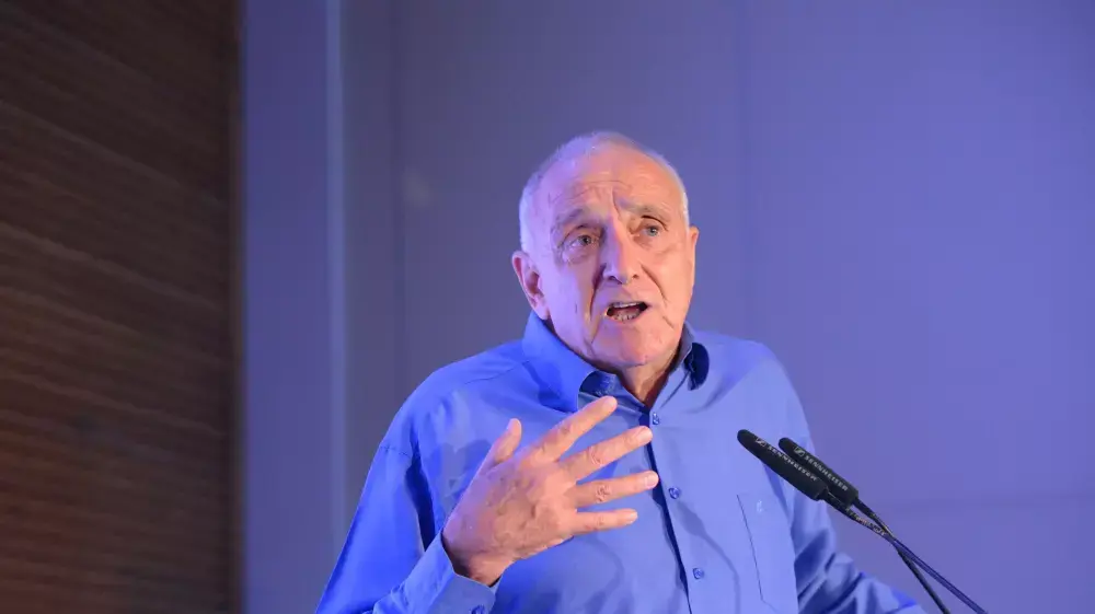 יצחק אהרונוביץ' בוועידת המשפט השלישית באשקלון, אוגוסט 2014 יצחק אהרונוביץ' בוועידת המשפט השלישית באשקלון, אוגוסט 2014
