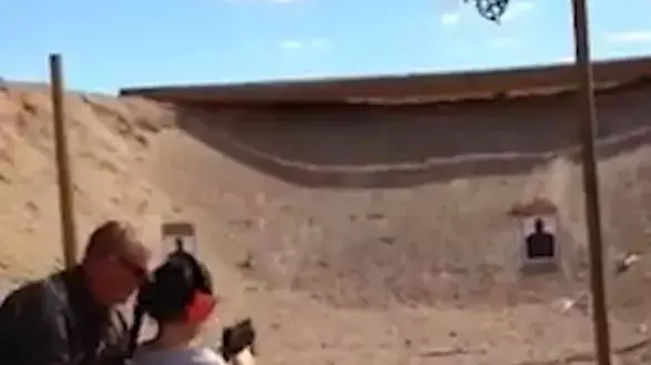 בת תשע איבדה שליטה על רובה וירתה במדריך