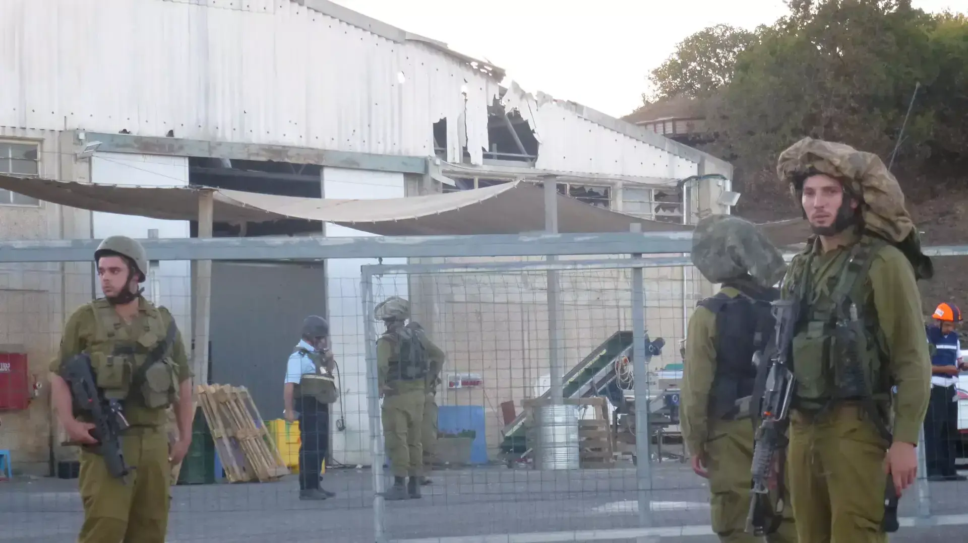נפילת פצמ"ר בעין זיון. אוגוסט 2014 נפילת פצמ"ר בעין זיון. אוגוסט 2014
