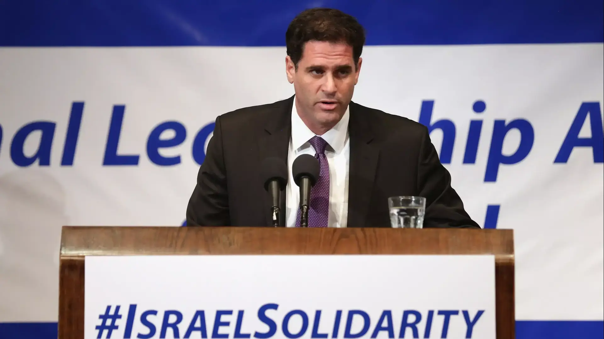 שגריר ישראל בוושינגטון, רון דרמר, בכנס של ארגונים יהודיים, יוני 2014 שגריר ישראל בוושינגטון, רון דרמר, בכנס של ארגונים יהודיים, יוני 2014