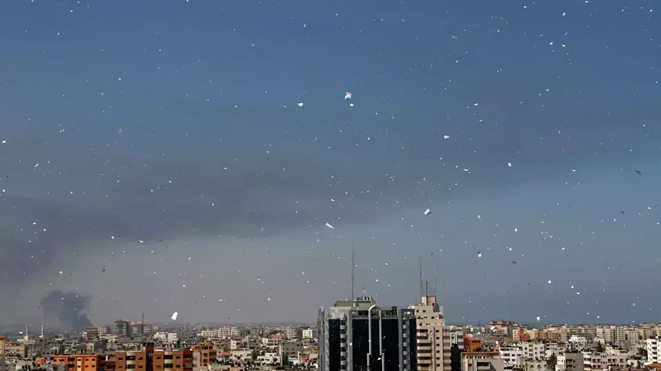 כרוזים של חיל האוויר מעל עזה כרוזים של חיל האוויר מעל עזה
