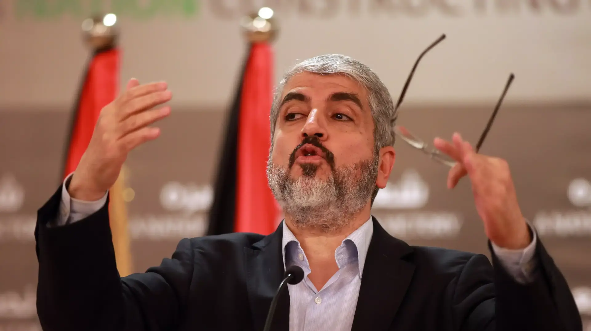 מנהיג חמאס חאלד משעל במסיבת עיתונאים בדוחא, קטאר, אחרי סיום "צוק איתן". 28 באוגוסט 2014 מנהיג חמאס חאלד משעל במסיבת עיתונאים בדוחא, קטאר, אחרי סיום "צוק איתן". 28 באוגוסט 2014