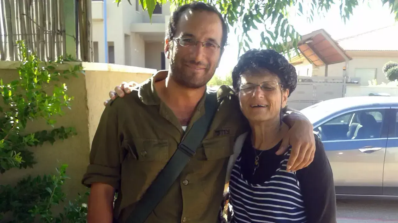 אהוד ברנס, מורה שגויס בצו 8 במבצע צוק איתן אהוד ברנס, מורה שגויס בצו 8 במבצע צוק איתן