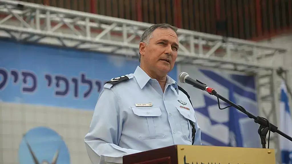 טקס מינוי מפקד להב 433 רוני ריטמן במעמד השר לביטחון פנים יצחק אהרונוביץ ומפכ"ל המשטרה יוחנן דנינו. אוגוסט טקס מינוי מפקד להב 433 רוני ריטמן במעמד השר לביטחון פנים יצחק אהרונוביץ ומפכ"ל המשטרה יוחנן דנינו. אוגוסט