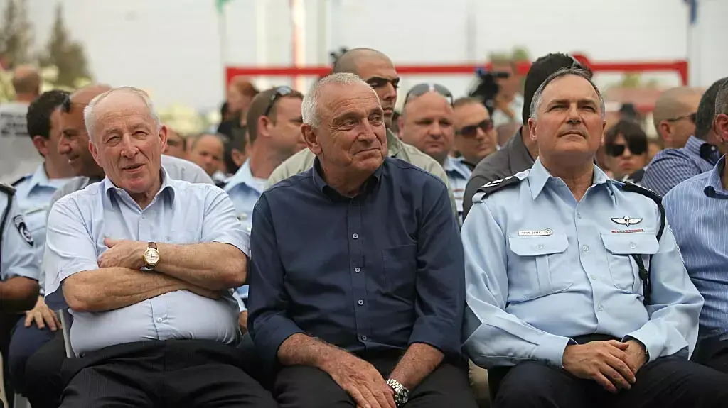 טקס מינוי מפקד להב 433 רוני ריטמן במעמד השר לביטחון פנים יצחק אהרונוביץ ומפכ"ל המשטרה יוחנן דנינו. אוגוסט טקס מינוי מפקד להב 433 רוני ריטמן במעמד השר לביטחון פנים יצחק אהרונוביץ ומפכ"ל המשטרה יוחנן דנינו. אוגוסט