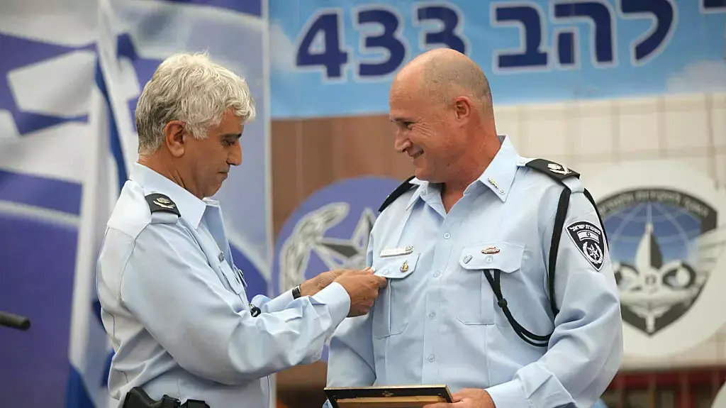 טקס מינוי מפקד להב 433 רוני ריטמן במעמד השר לביטחון פנים יצחק אהרונוביץ ומפכ"ל המשטרה יוחנן דנינו. אוגוסט טקס מינוי מפקד להב 433 רוני ריטמן במעמד השר לביטחון פנים יצחק אהרונוביץ ומפכ"ל המשטרה יוחנן דנינו. אוגוסט