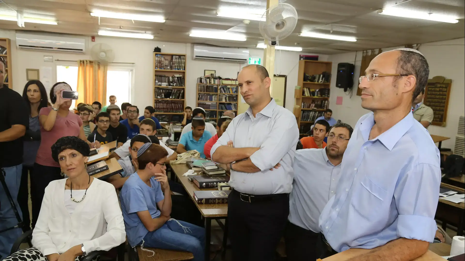 השר בנט בפתיחת שנת הלימודים בישיבת מקור חיים בגוש עציון  1 בספטמבר 2014
