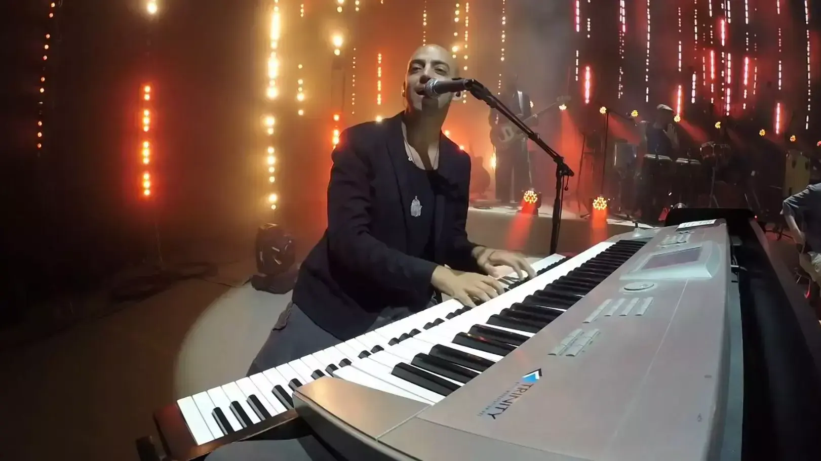 עידן רייכל בהופעה
