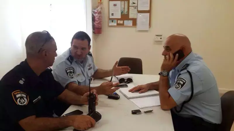 סממ"ר מרכז, ממ"ר שרון וקצין אג"מ המרחבי בחפ"ק שהוקם בעקבות חשד לחדירת מחבלים . ספטמבר 2014 סממ"ר מרכז, ממ"ר שרון וקצין אג"מ המרחבי בחפ"ק שהוקם בעקבות חשד לחדירת מחבלים . ספטמבר 2014