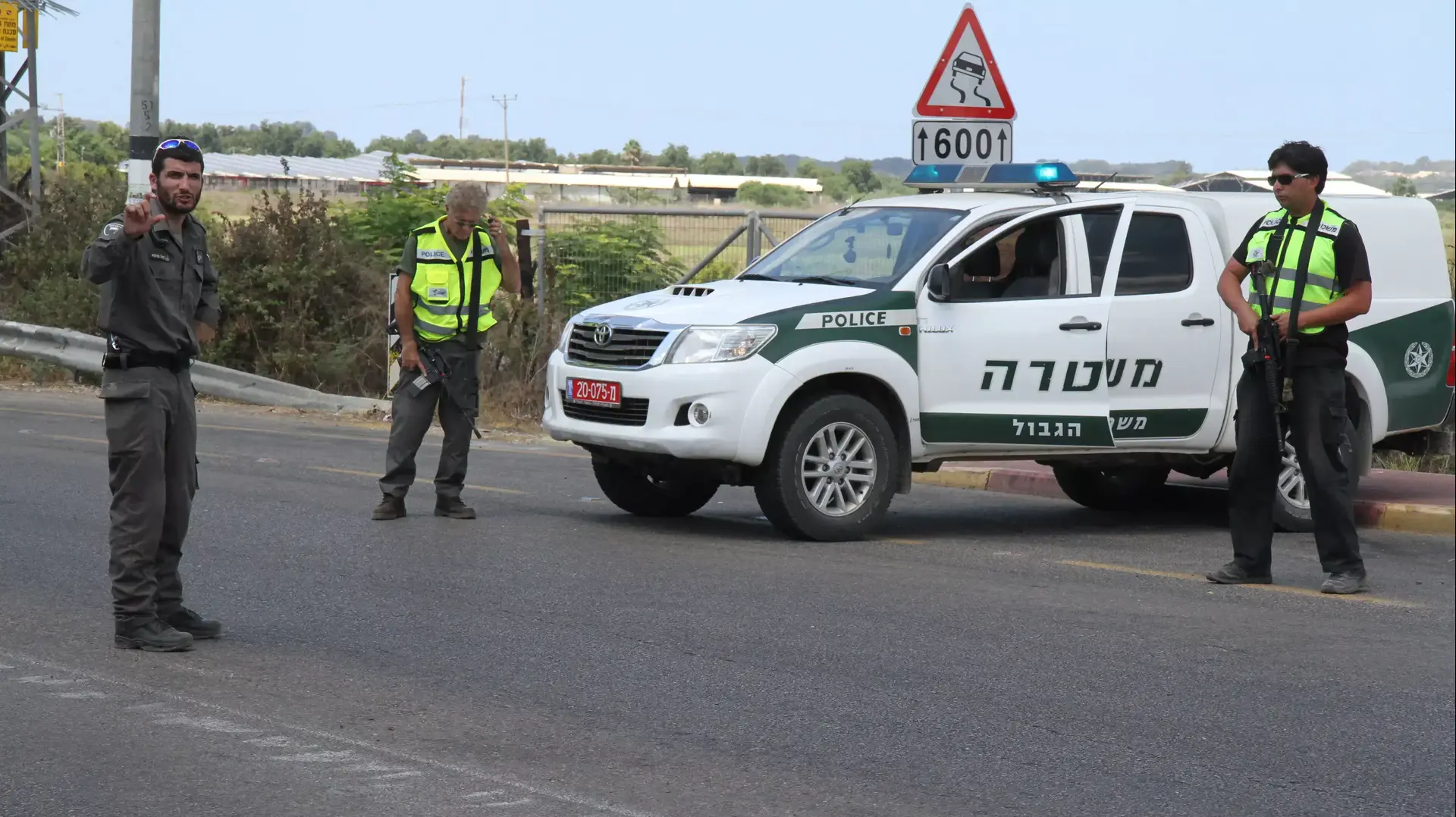 בעקבות חשד לחדירת מחבלים הוצבו מחסומים בשרון. ספטמבר 2014 בעקבות חשד לחדירת מחבלים הוצבו מחסומים בשרון. ספטמבר 2014
