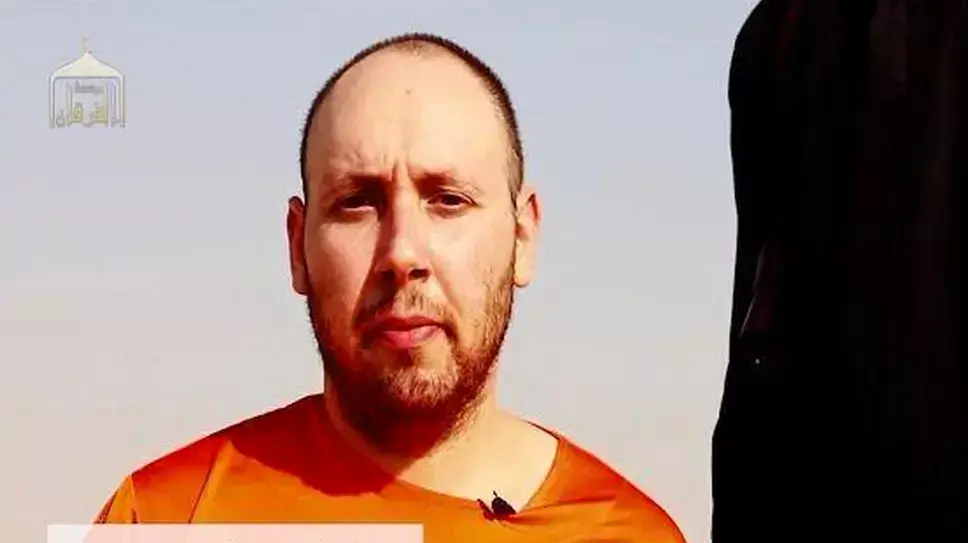 העיתונאי האמריקני סטיבן סודלוף, בסרטון של דאעש שבו הוא מוצא להורג, 02 בספטמבר 2014 העיתונאי האמריקני סטיבן סודלוף, בסרטון של דאעש שבו הוא מוצא להורג, 02 בספטמבר 2014
