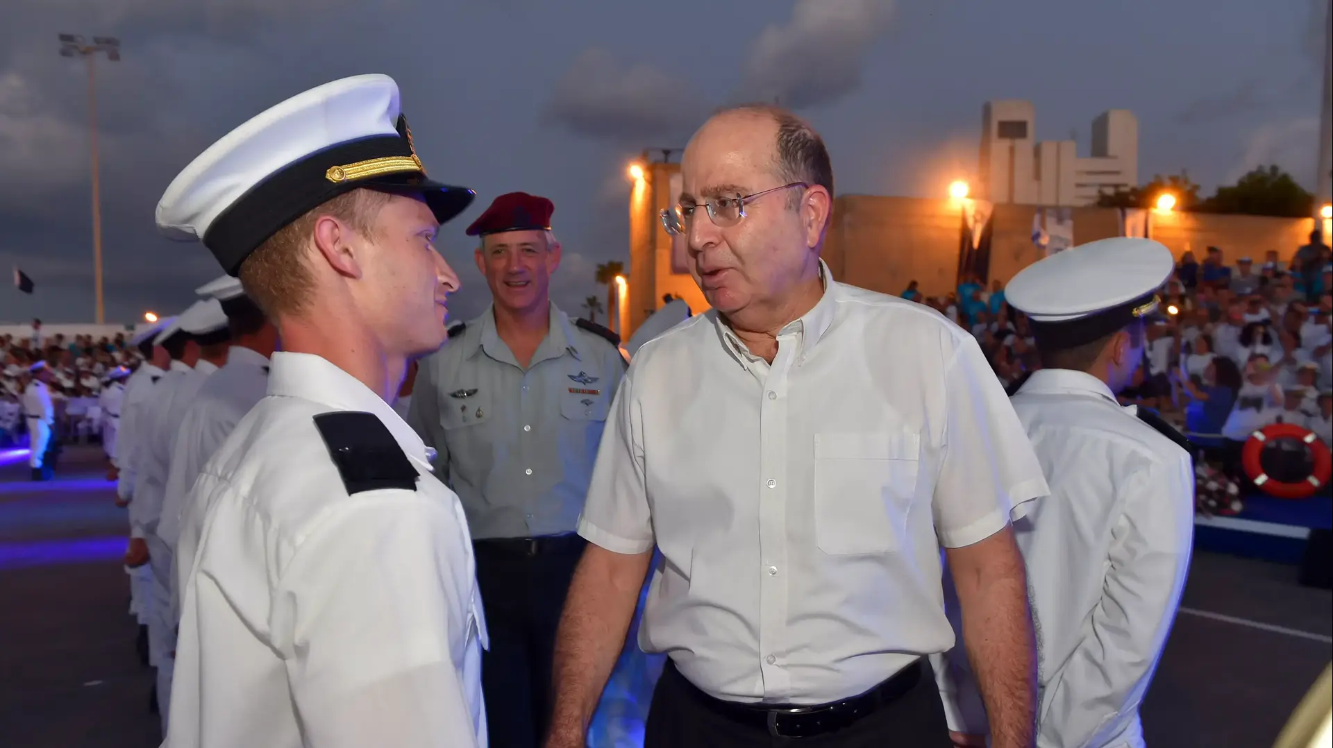 שר הביטחון, משה יעלון, בטקס סיום קורס חובלים, הערב, 02 בספטמבר 2014 שר הביטחון, משה יעלון, בטקס סיום קורס חובלים, הערב, 02 בספטמבר 2014
