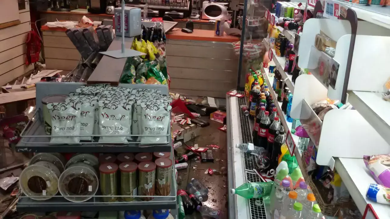 עשרות התפרעו בירושלים במחאה על מות נער פלסטיני מירי של המשטרה עשרות התפרעו בירושלים במחאה על מות נער פלסטיני מירי של המשטרה