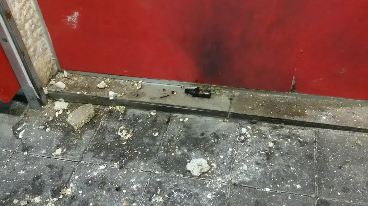 עשרות התפרעו בירושלים במחאה על מות נער פלסטיני מירי של המשטרה עשרות התפרעו בירושלים במחאה על מות נער פלסטיני מירי של המשטרה