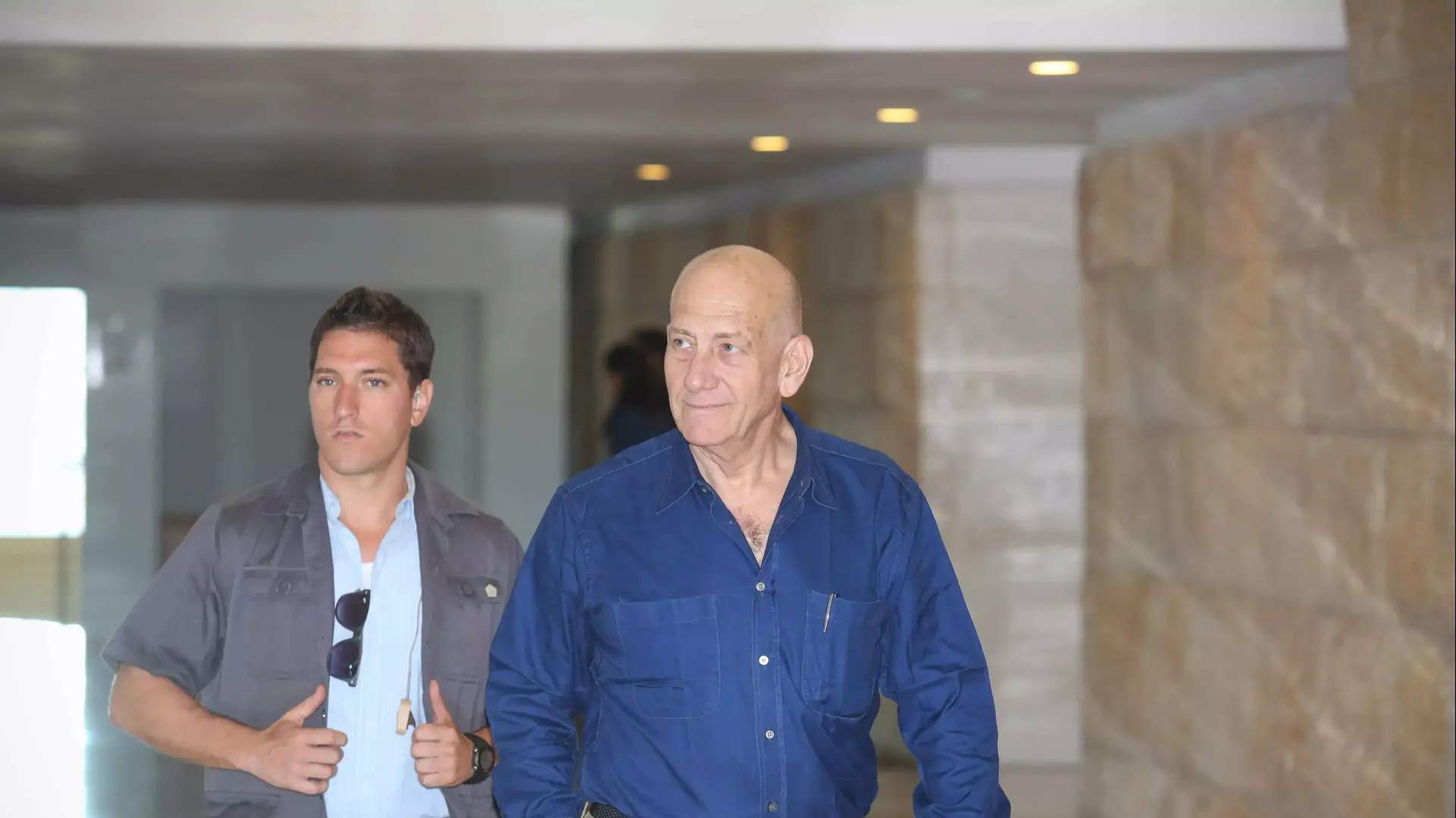 אהוד אולמרט בדיון בעליון בבקשה לדחיית מועד תחילת ריצוי העונש בתיק הולילנד, ספטמבר 2014 אהוד אולמרט בדיון בעליון בבקשה לדחיית מועד תחילת ריצוי העונש בתיק הולילנד, ספטמבר 2014