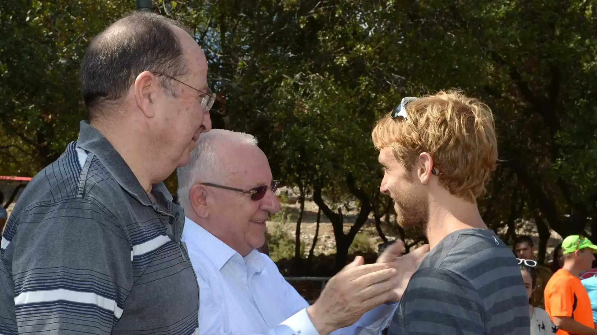 הנשיא רובי ריבלין ושר הביטחון משה יעלון בטקס "בשביל הבנים" הנשיא רובי ריבלין ושר הביטחון משה יעלון בטקס "בשביל הבנים"