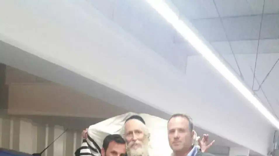 הרב אליעזר ברלנד עם עורך דינו שרון נהרי, אמסטרדם הרב אליעזר ברלנד עם עורך דינו שרון נהרי, אמסטרדם