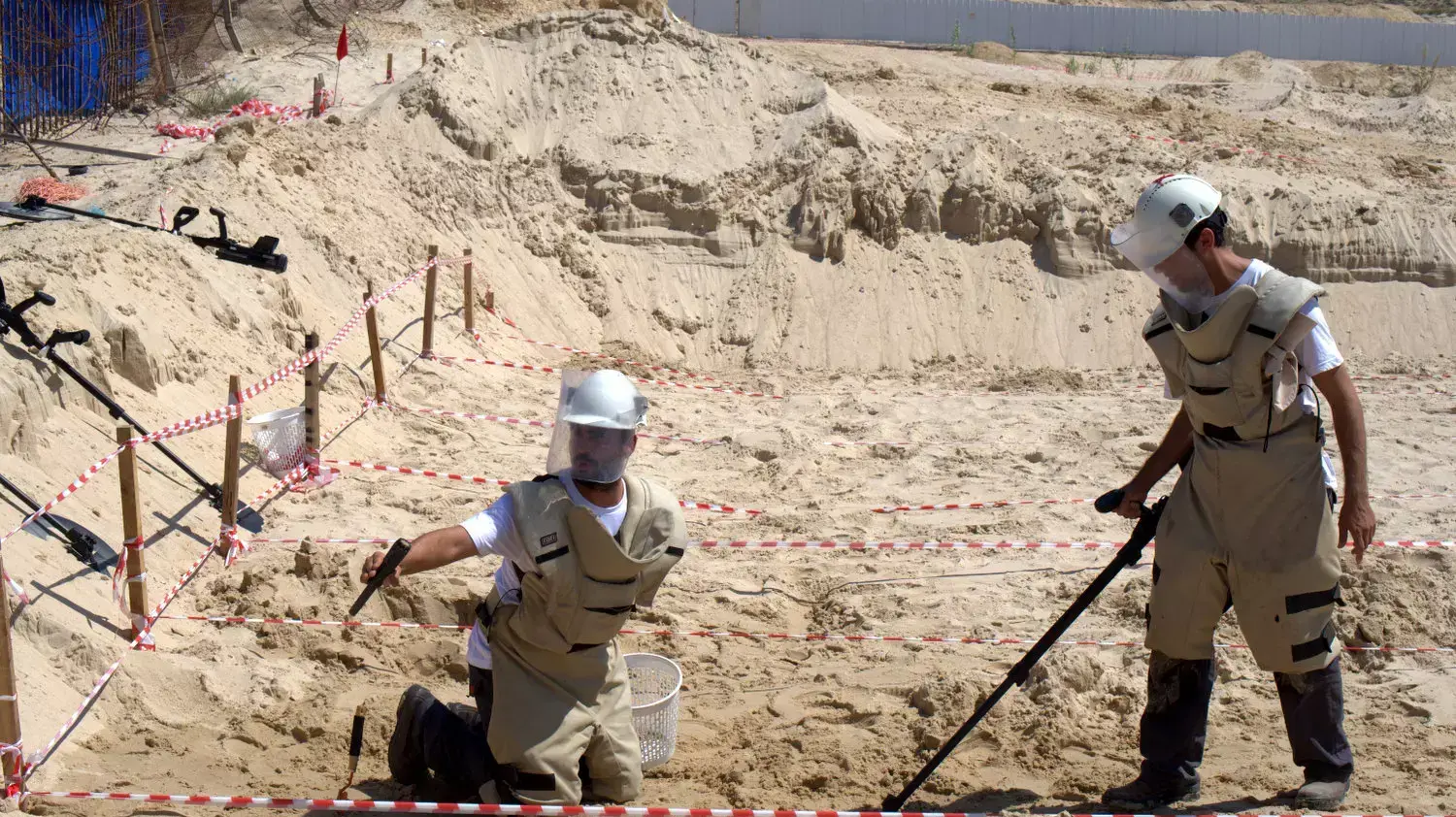 פינוי נפלים מהמלחמה מחוף בראשל"צ פינוי נפלים מהמלחמה מחוף בראשל"צ