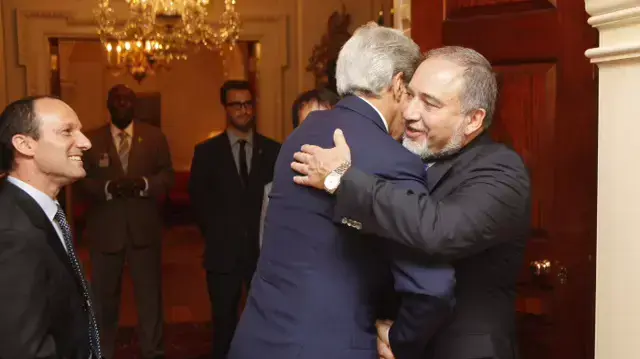 פגישת אביגדור ליברמן וג'ון קרי בוושינגטון. ספטמבר 2014 פגישת אביגדור ליברמן וג'ון קרי בוושינגטון. ספטמבר 2014
