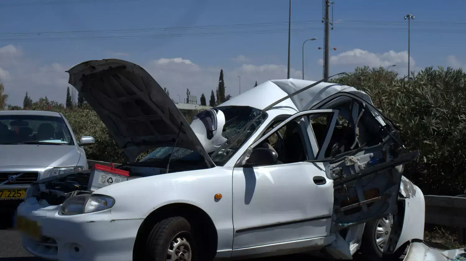 תאונה במחלף גנות בכביש 4 וכביש 1, הורים ושני ילדיהם נפצעו, 19.9.2014 תאונה במחלף גנות בכביש 4 וכביש 1, הורים ושני ילדיהם נפצעו, 19.9.2014