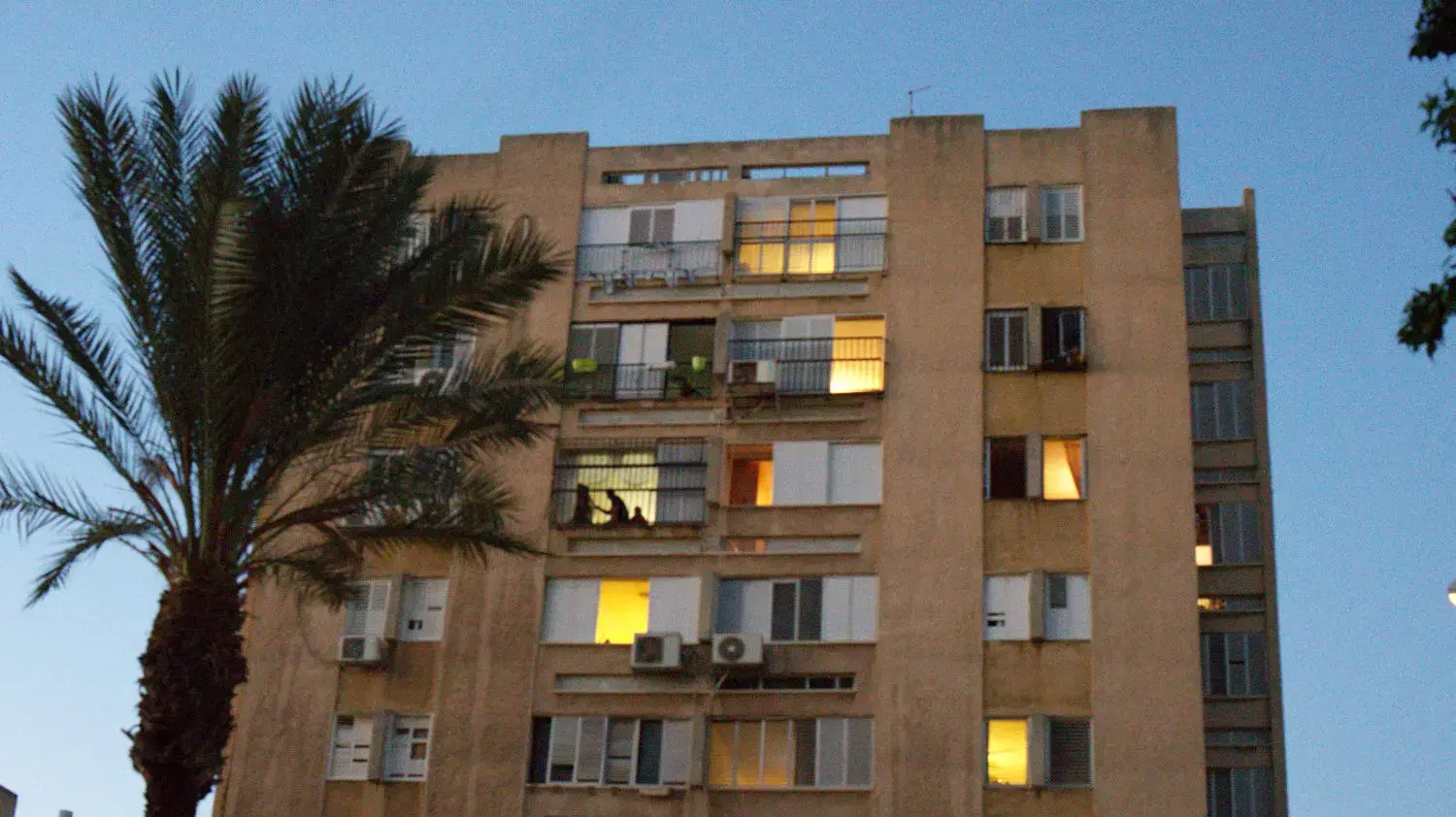 רצח בבת ים בעקבות ריב בין שכנים. ספטמבר 2014 רצח בבת ים בעקבות ריב בין שכנים. ספטמבר 2014