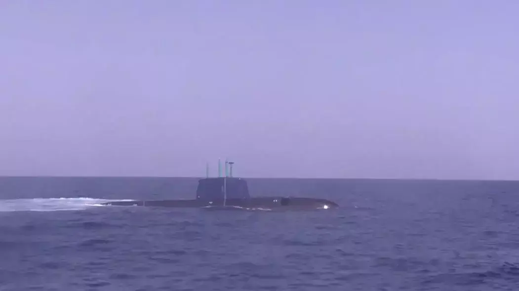 תמונות של הצוללת אח"י תנין בדרכה לישראל, ספטמבר 2014 תמונות של הצוללת אח"י תנין בדרכה לישראל, ספטמבר 2014