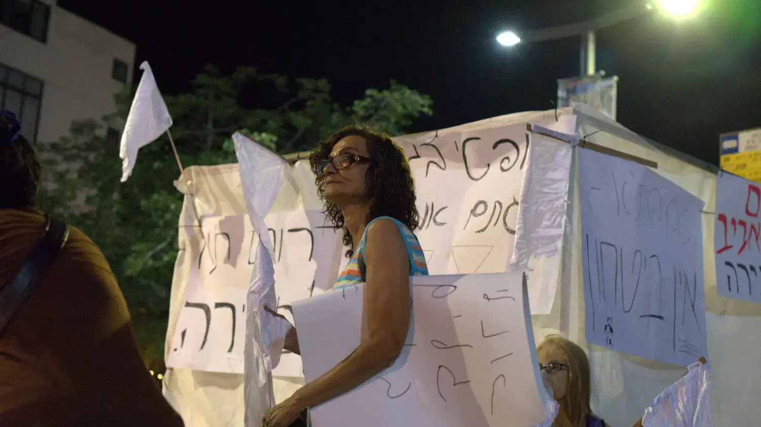 הפגנה של תושבי דרום תל אביב בכיכר הבימה הפגנה של תושבי דרום תל אביב בכיכר הבימה