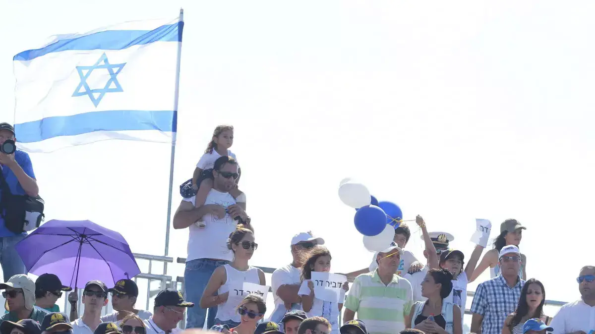 הצוללת אח"י תנין מגיע לנמל חיפה, ספטמבר 2014 הצוללת אח"י תנין מגיע לנמל חיפה, ספטמבר 2014