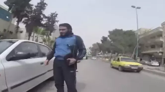 אישה תיעדה את שגרת היום במעוז "המדינה האיסלאמית" בא-רקה שבסוריה אישה תיעדה את שגרת היום במעוז "המדינה האיסלאמית" בא-רקה שבסוריה