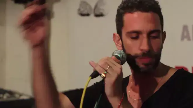 שלומי שבן ונגה ארז מבצעים את השיר "תרגיל בהתעוררות" שלומי שבן ונגה ארז מבצעים את השיר "תרגיל בהתעוררות"