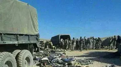 אזרחי סוריה שנעצרו על ידי צבא לבנון בעיר ערסאל, ספטמבר 2014 אזרחי סוריה שנעצרו על ידי צבא לבנון בעיר ערסאל, ספטמבר 2014