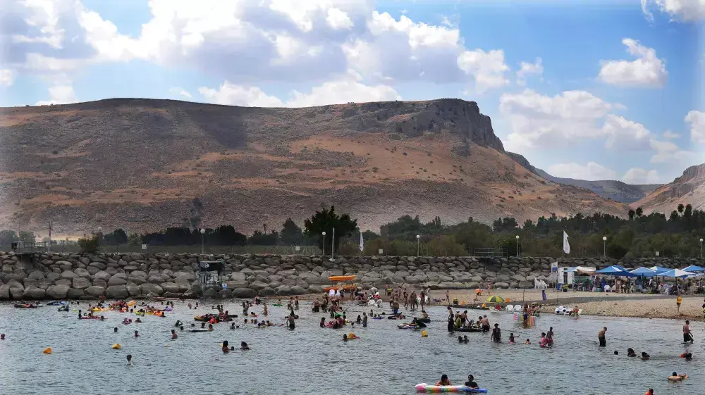 מטיילים בראש השנה בחוף נוף גינוסר, ספטמבר 2014 מטיילים בראש השנה בחוף נוף גינוסר, ספטמבר 2014