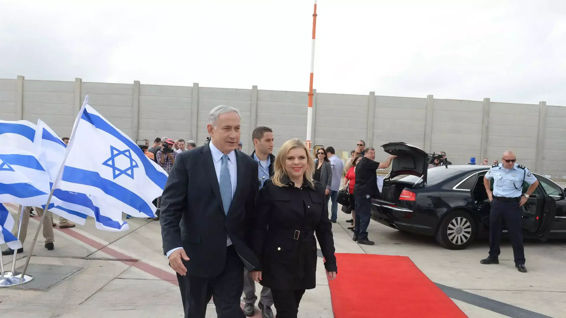 ראש הממשלה בנימין נתניהו ורעייתו שרה נתניהו ממריאים לעצרת הכללית של האו"ם בניו יורק ראש הממשלה בנימין נתניהו ורעייתו שרה נתניהו ממריאים לעצרת הכללית של האו"ם בניו יורק
