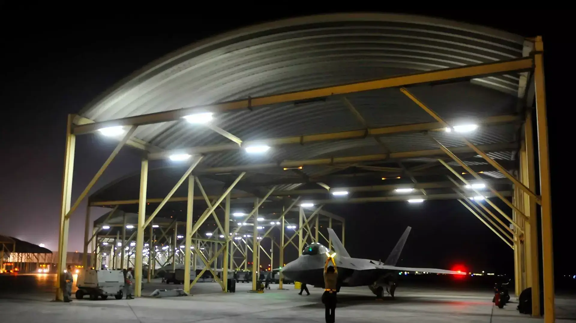 מטוסי F-22 אמריקני בדרך למטרות של המדינה האיסלאמית באזור סוריה ספטמבר 2014 מטוסי F-22 אמריקני בדרך למטרות של המדינה האיסלאמית באזור סוריה ספטמבר 2014